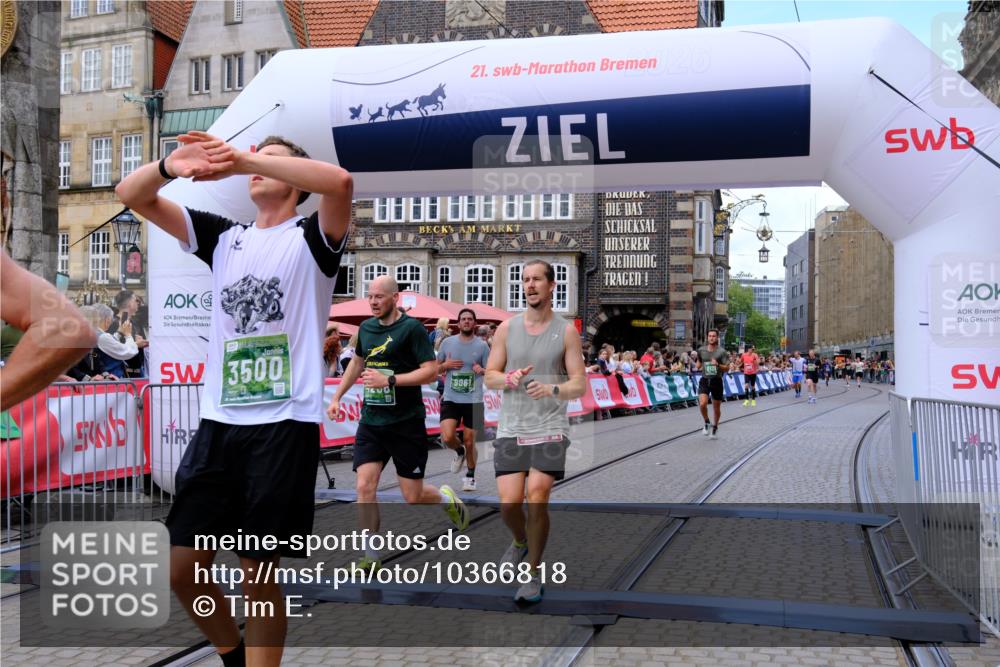 13.09.2026 - 21. swb-Marathon Bremen Tim E. http://msf.ph/oto/10366818 13.09.2026 13:04:19 Ziel 895, 2094, 2889, 3500, 4236, 9061, 9129, 9544, 9642 meine-sportfotos.de