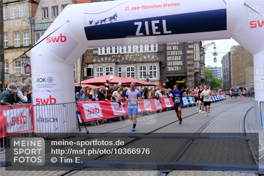13.09.2026 - 21. swb-Marathon Bremen Tim E. http://msf.ph/oto/10366976 13.09.2026 13:04:32 Ziel 650, 3284, 3424, 4110, 4239, 6815, 9544, 9813 meine-sportfotos.de