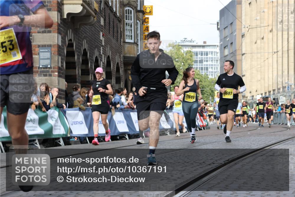13.09.2026 - 21. swb-Marathon Bremen Strokosch-Dieckow http://msf.ph/oto/10367191 13.09.2026 11:00:15 Ziel 10175, 10236, 10691, 10758, 10867, 11054, 11056, 11071, 11089, 11158, 11159, 11160, 11250, 11259, 11427, 11445, 11453, 11528, 11637, 11803, 11879, 11904, 12123, 12238, 12239, 12242, 12243, 12274, 12388, 12480, 10144, 10677, 10801, 10810, 11045, 11126, 11129, 11547, 11623, 12018, 12105, 12106, 12190, 12291, 12394, 12530, 12531 meine-sportfotos.de