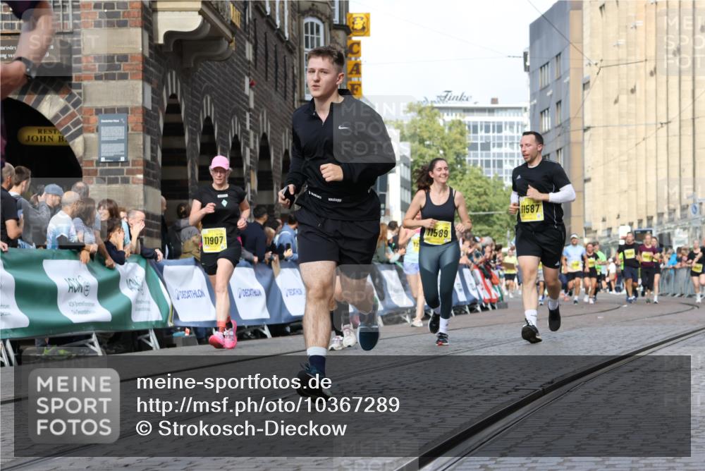 13.09.2026 - 21. swb-Marathon Bremen Strokosch-Dieckow http://msf.ph/oto/10367289 13.09.2026 11:00:15 Ziel 10175, 10236, 10691, 10758, 10867, 11054, 11056, 11071, 11089, 11158, 11159, 11160, 11250, 11259, 11427, 11445, 11453, 11528, 11637, 11803, 11879, 11904, 12123, 12238, 12239, 12242, 12243, 12274, 12388, 12480, 10144, 10677, 10801, 10810, 11045, 11126, 11129, 11547, 11623, 12018, 12105, 12106, 12190, 12291, 12394, 12530, 12531 meine-sportfotos.de