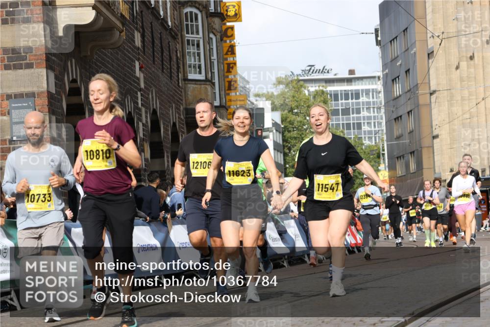13.09.2026 - 21. swb-Marathon Bremen Strokosch-Dieckow http://msf.ph/oto/10367784 13.09.2026 11:00:27 Ziel 10175, 10758, 10867, 11016, 11071, 11158, 11159, 11160, 11250, 11259, 11445, 11453, 11524, 11525, 11528, 11587, 11588, 11589, 11879, 11907, 12123, 12190, 12274, 12352, 10263, 10272, 10275, 10306, 10369, 11162, 11180, 11556, 11687, 11708, 11769, 11838, 12018, 12430 meine-sportfotos.de