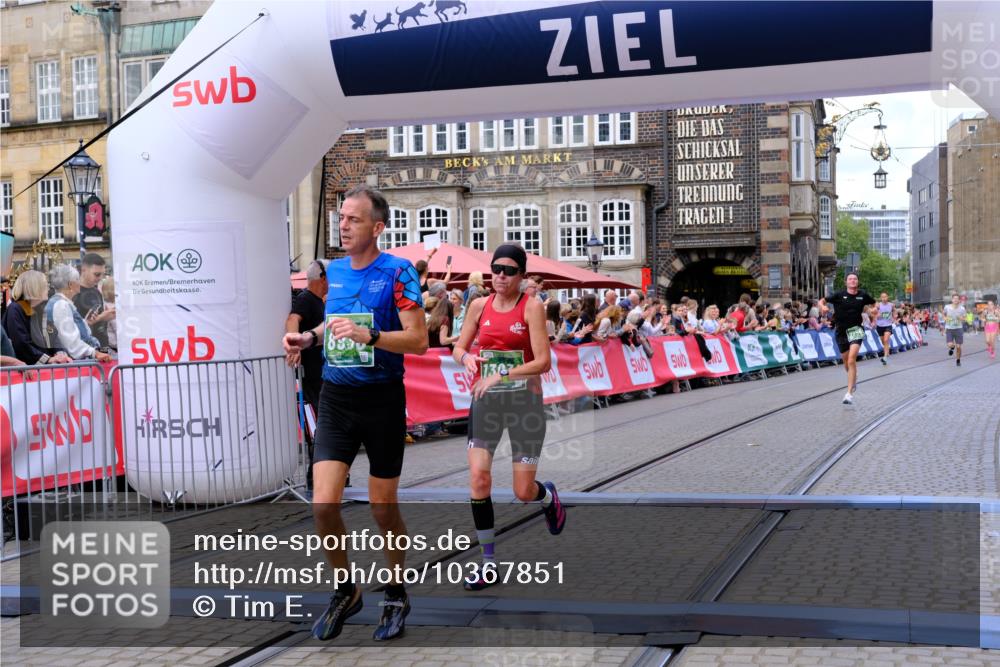 13.09.2026 - 21. swb-Marathon Bremen Tim E. http://msf.ph/oto/10367851 13.09.2026 13:04:55 Ziel 744, 1223, 1224, 1712, 1860, 2207, 2956, 5283, 8701, 8936, 9070, 13034 meine-sportfotos.de