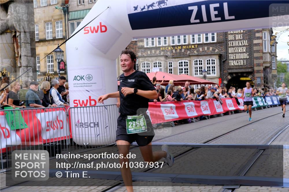 13.09.2026 - 21. swb-Marathon Bremen Tim E. http://msf.ph/oto/10367937 13.09.2026 13:04:59 Ziel 1223, 1224, 1712, 2207, 2646, 2956, 5283, 7814, 8701, 8936, 9070, 9689, 13034, 13187 meine-sportfotos.de