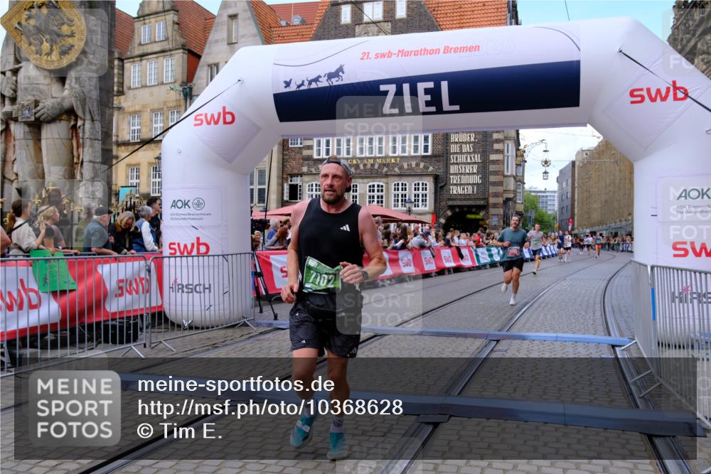 13.09.2026 - 21. swb-Marathon Bremen Tim E. http://msf.ph/oto/10368628 13.09.2026 13:05:34 Ziel 439, 1822, 2297, 3365, 4025, 4729, 5092, 7102, 9273 meine-sportfotos.de