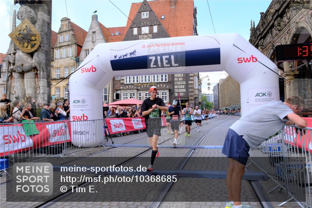 13.09.2026 - 21. swb-Marathon Bremen Tim E. http://msf.ph/oto/10368685 13.09.2026 13:05:52 Ziel 439, 1301, 1562, 1879, 3242, 3271, 5092, 5199, 5725, 6579, 7141 meine-sportfotos.de