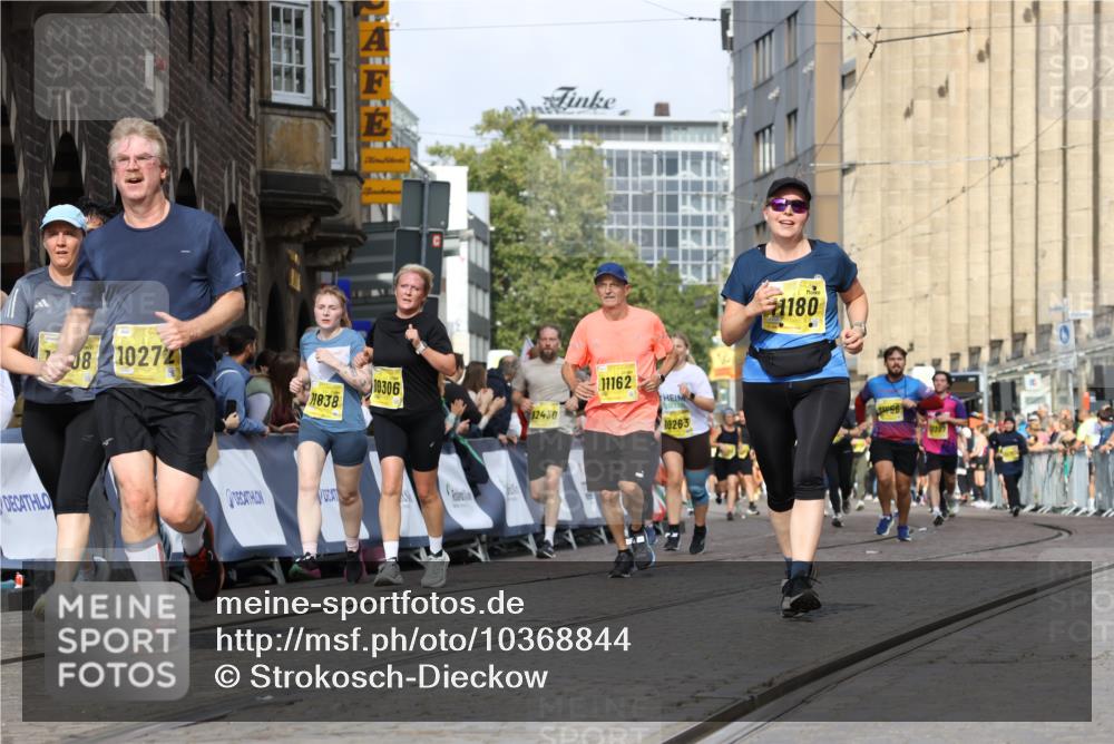 13.09.2026 - 21. swb-Marathon Bremen Strokosch-Dieckow http://msf.ph/oto/10368844 13.09.2026 11:00:44 Ziel 10144, 10369, 10677, 10801, 10810, 11016, 11045, 11126, 11129, 11547, 11623, 11769, 12018, 12105, 12106, 12190, 12291, 12394, 12530, 12531, 10093, 10367, 10368, 10753, 10857, 11055, 11247, 11359, 11540, 11728, 11797, 11804, 11819, 12006, 12116, 12397, 12428 meine-sportfotos.de