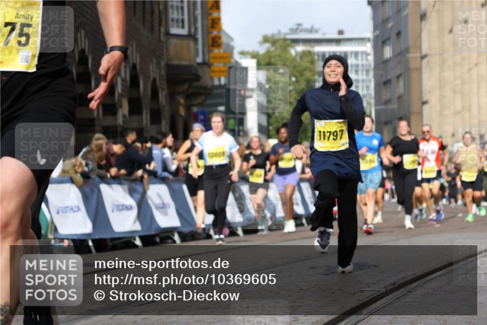 13.09.2026 - 21. swb-Marathon Bremen Strokosch-Dieckow http://msf.ph/oto/10369605 13.09.2026 11:00:56 Ziel 10263, 10272, 10275, 10306, 10369, 11126, 11162, 11180, 11343, 11475, 11556, 11687, 11708, 11769, 11797, 11838, 11959, 12018, 12430, 10428, 10639, 10892, 10964, 10965, 11049, 11116, 11428, 11540, 11681, 11682, 11850, 12085, 12241 meine-sportfotos.de