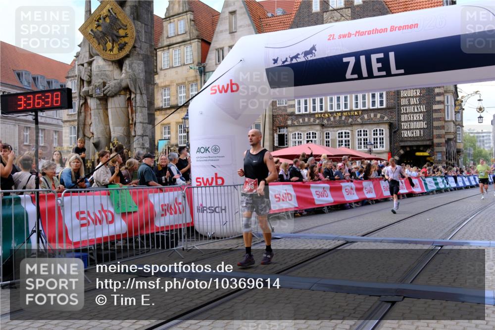 13.09.2026 - 21. swb-Marathon Bremen Tim E. http://msf.ph/oto/10369614 13.09.2026 13:07:27 Ziel 1540, 1863, 3794, 3973, 4808, 6053, 7636, 7876, 8980, 9708, 9927 meine-sportfotos.de