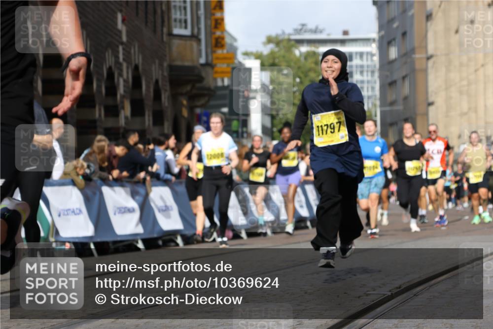 13.09.2026 - 21. swb-Marathon Bremen Strokosch-Dieckow http://msf.ph/oto/10369624 13.09.2026 11:00:56 Ziel 10263, 10272, 10275, 10306, 10369, 11126, 11162, 11180, 11343, 11475, 11556, 11687, 11708, 11769, 11797, 11838, 11959, 12018, 12430, 10428, 10639, 10892, 10964, 10965, 11049, 11116, 11428, 11540, 11681, 11682, 11850, 12085, 12241 meine-sportfotos.de