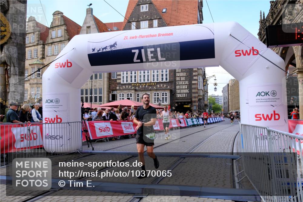 13.09.2026 - 21. swb-Marathon Bremen Tim E. http://msf.ph/oto/10370065 13.09.2026 13:07:47 Ziel 819, 2135, 2706, 3043, 3118, 4743, 5570, 5976, 7803, 8060, 8098, 8467, 8611, 9035 meine-sportfotos.de