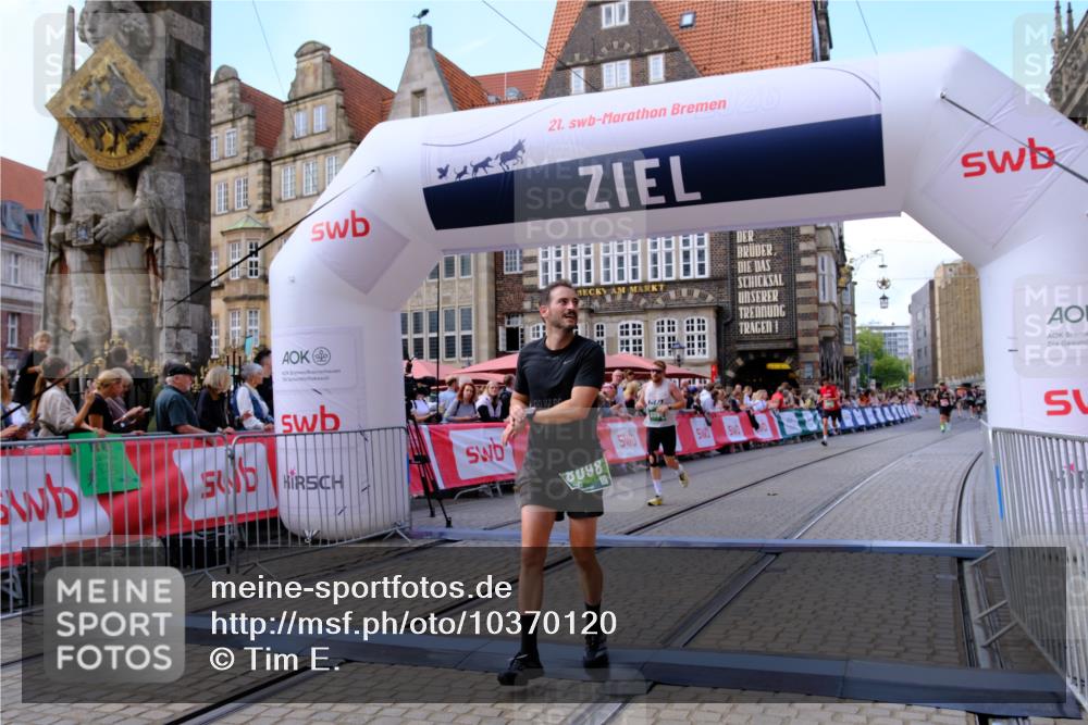13.09.2026 - 21. swb-Marathon Bremen Tim E. http://msf.ph/oto/10370120 13.09.2026 13:07:47 Ziel 819, 2135, 2706, 3043, 3118, 4743, 5570, 5976, 7803, 8060, 8098, 8467, 8611, 9035 meine-sportfotos.de