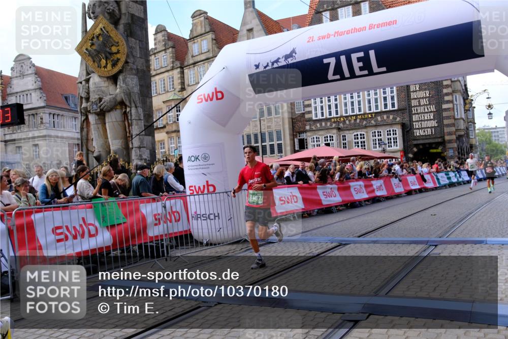 13.09.2026 - 21. swb-Marathon Bremen Tim E. http://msf.ph/oto/10370180 13.09.2026 13:07:51 Ziel 819, 2135, 2706, 4743, 4990, 5570, 5976, 7803, 8060, 8098, 8467, 8611, 8737, 9035 meine-sportfotos.de
