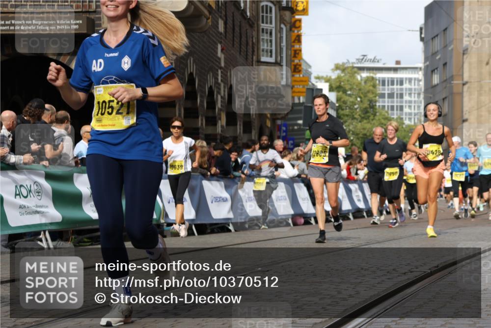 13.09.2026 - 21. swb-Marathon Bremen Strokosch-Dieckow http://msf.ph/oto/10370512 13.09.2026 11:01:09 Ziel 10093, 10263, 10306, 10367, 10368, 10753, 10857, 11055, 11162, 11247, 11343, 11359, 11475, 11540, 11556, 11728, 11797, 11804, 11819, 11959, 12006, 12116, 12397, 12428, 12430, 10647, 10648, 10678, 10892, 11260, 11306, 11751, 11796, 11813, 11816, 11969, 11970, 12062, 12245, 12283, 12390, 12391 meine-sportfotos.de