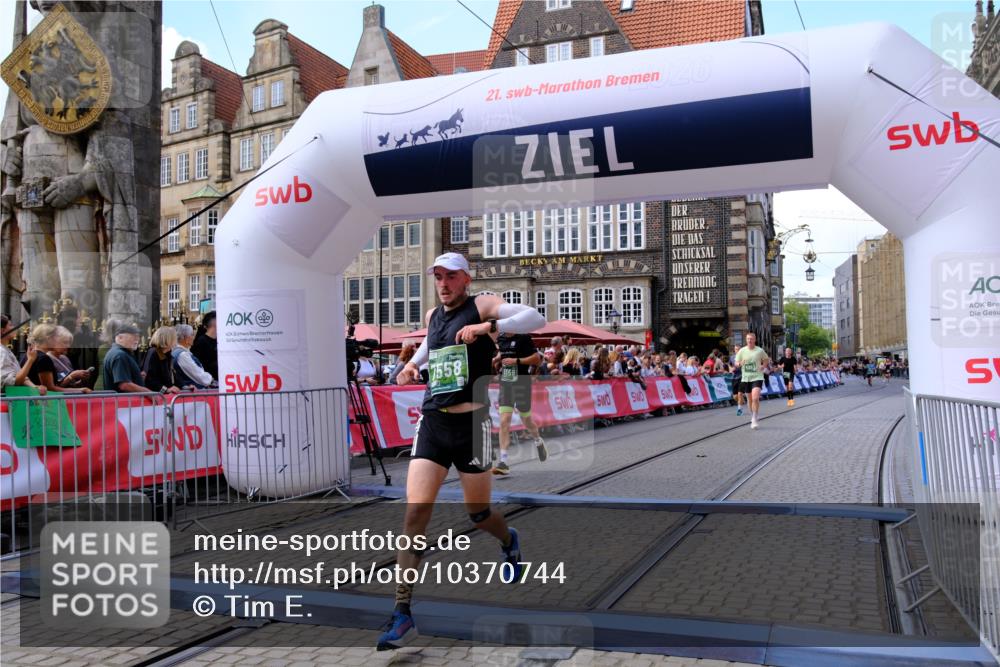 13.09.2026 - 21. swb-Marathon Bremen Tim E. http://msf.ph/oto/10370744 13.09.2026 13:08:05 Ziel 969, 4732, 4852, 4990, 5570, 5976, 7558, 8611, 8737, 9035, 9356 meine-sportfotos.de