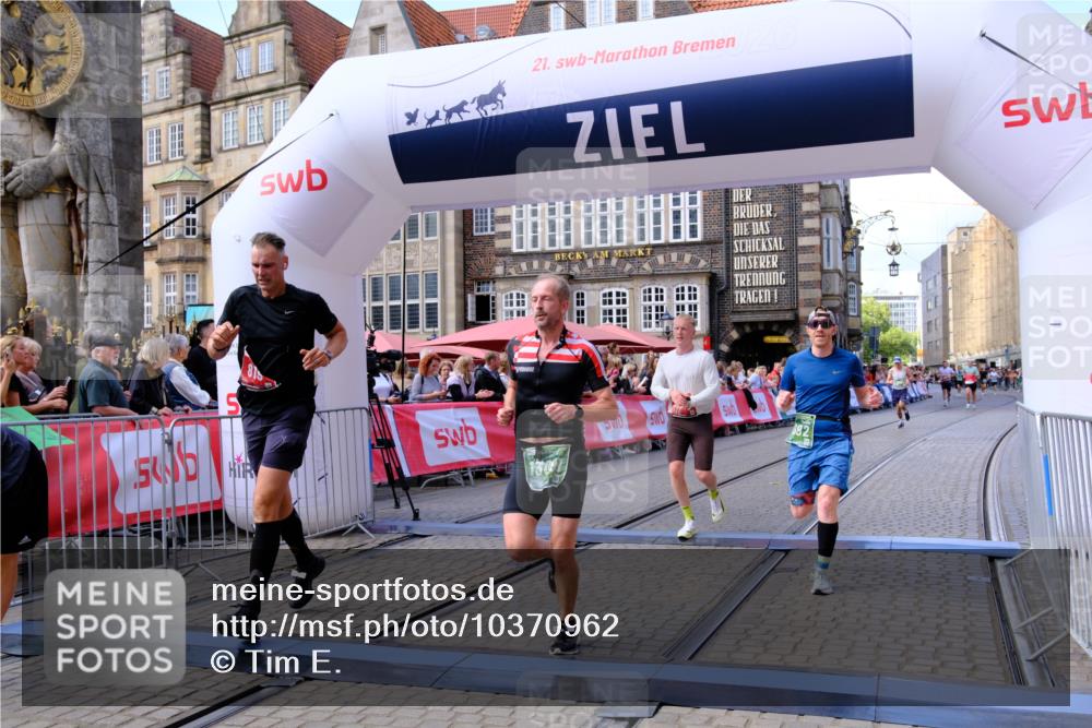 13.09.2026 - 21. swb-Marathon Bremen Tim E. http://msf.ph/oto/10370962 13.09.2026 13:08:24 Ziel 2098, 2266, 2844, 3808, 5594, 6692, 13091, 13160 meine-sportfotos.de