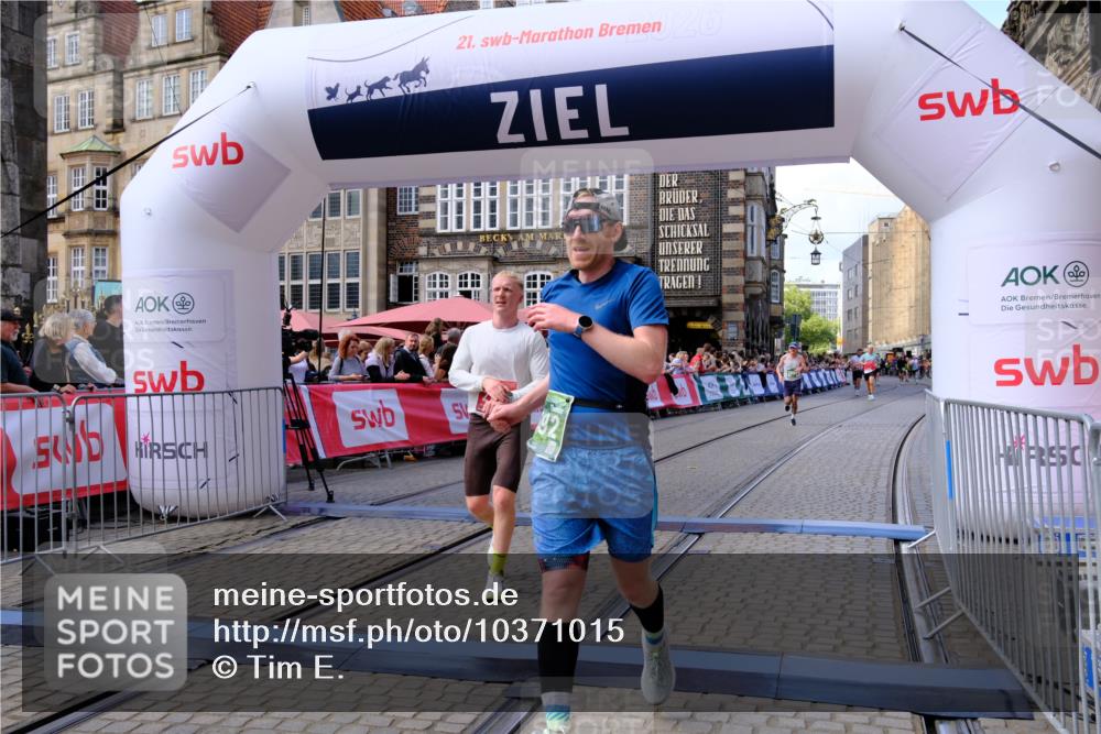 13.09.2026 - 21. swb-Marathon Bremen Tim E. http://msf.ph/oto/10371015 13.09.2026 13:08:25 Ziel 2098, 2266, 2844, 3808, 5594, 6692, 13091, 13160 meine-sportfotos.de