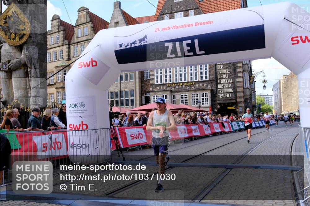 13.09.2026 - 21. swb-Marathon Bremen Tim E. http://msf.ph/oto/10371030 13.09.2026 13:08:29 Ziel 2098, 2266, 2844, 3808, 4247, 5594, 6692, 9582, 13091 meine-sportfotos.de
