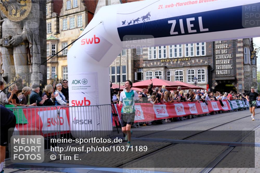13.09.2026 - 21. swb-Marathon Bremen Tim E. http://msf.ph/oto/10371189 13.09.2026 13:08:39 Ziel 339, 678, 1335, 1696, 3808, 4082, 4247, 4888, 5424, 5594, 8655, 9084, 9582 meine-sportfotos.de