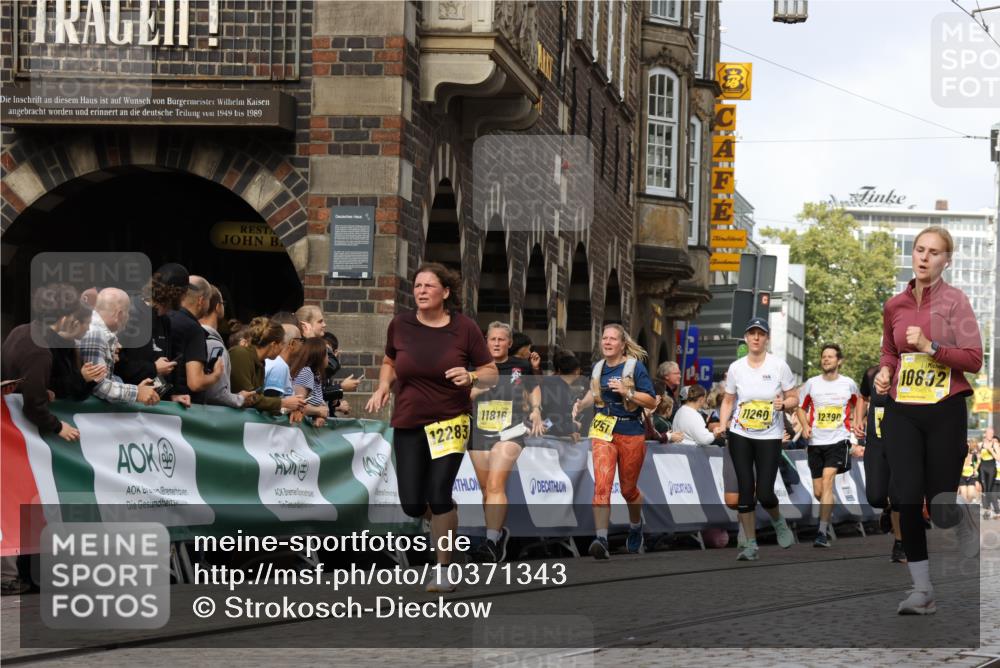 13.09.2026 - 21. swb-Marathon Bremen Strokosch-Dieckow http://msf.ph/oto/10371343 13.09.2026 11:01:20 Ziel 10093, 10367, 10368, 10428, 10639, 10753, 10964, 10965, 11049, 11055, 11116, 11247, 11359, 11428, 11540, 11681, 11682, 11728, 11804, 11850, 12006, 12085, 12116, 12241, 12428, 10181, 10251, 10560, 10647, 10648, 10678, 11324, 11459, 11467, 11550, 11551, 11666, 11788, 11796, 11798, 11969, 11970, 12047, 12062 meine-sportfotos.de