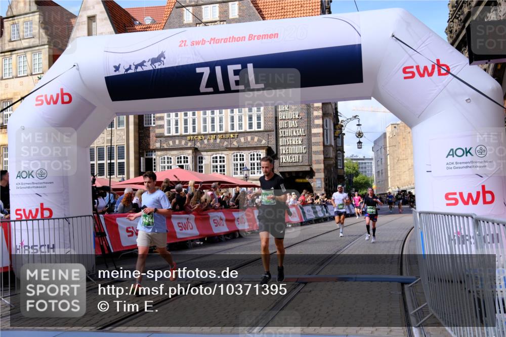 13.09.2026 - 21. swb-Marathon Bremen Tim E. http://msf.ph/oto/10371395 13.09.2026 13:08:50 Ziel 339, 678, 715, 1335, 1696, 3276, 4033, 4082, 4888, 5424, 6842, 7064, 7121, 8655, 9084 meine-sportfotos.de