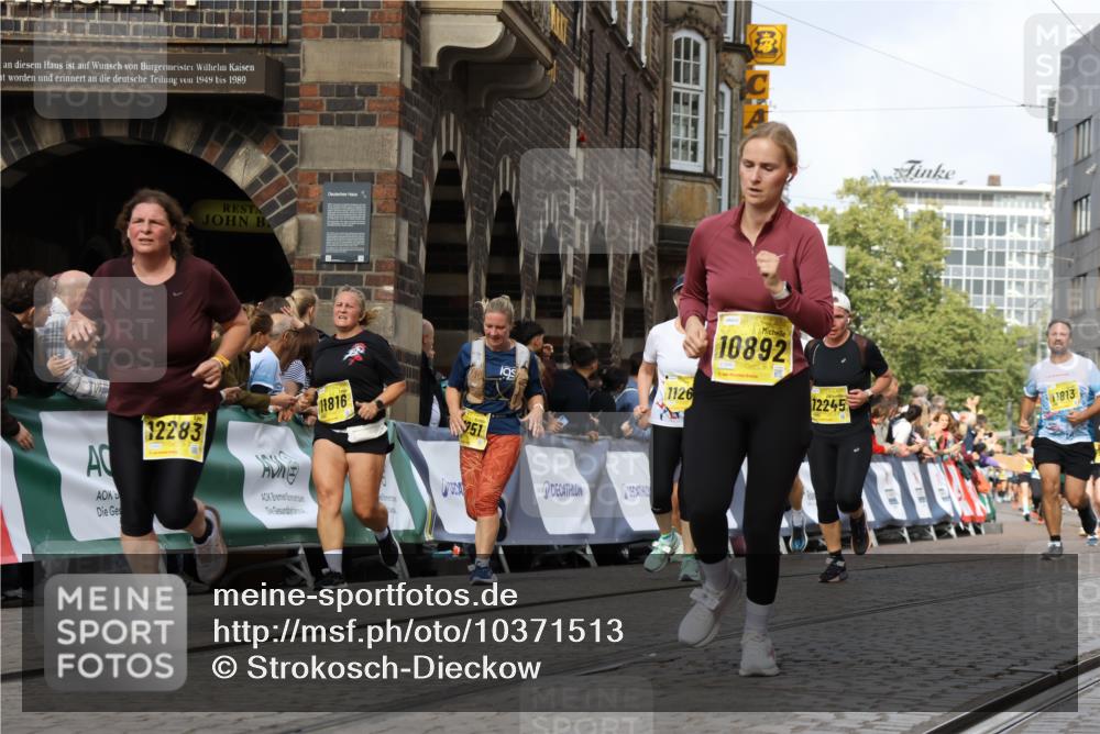13.09.2026 - 21. swb-Marathon Bremen Strokosch-Dieckow http://msf.ph/oto/10371513 13.09.2026 11:01:22 Ziel 10093, 10367, 10368, 10428, 10639, 10753, 10892, 10964, 10965, 11049, 11116, 11247, 11359, 11428, 11540, 11681, 11682, 11728, 11850, 12085, 12116, 12241, 12428, 10181, 10251, 10497, 10560, 10647, 10648, 11324, 11459, 11467, 11550, 11551, 11666, 11788, 11798, 11969, 11970, 12047, 12062 meine-sportfotos.de