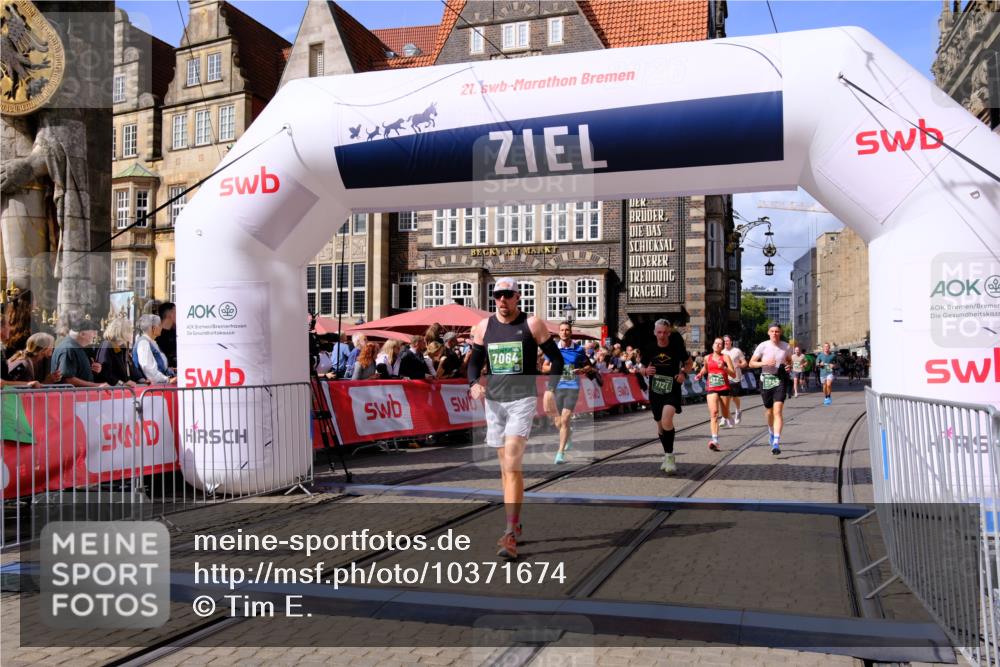 13.09.2026 - 21. swb-Marathon Bremen Tim E. http://msf.ph/oto/10371674 13.09.2026 13:09:01 Ziel 715, 3110, 3276, 3330, 4033, 5377, 6842, 6906, 7064, 7121, 8555, 9240, 9411, 9702, 9867, 9906 meine-sportfotos.de