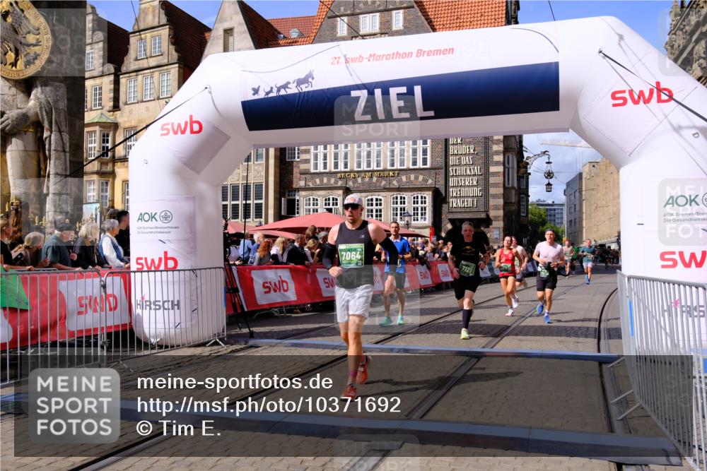 13.09.2026 - 21. swb-Marathon Bremen Tim E. http://msf.ph/oto/10371692 13.09.2026 13:09:01 Ziel 715, 3110, 3276, 3330, 4033, 5377, 6842, 6906, 7064, 7121, 8555, 9240, 9411, 9702, 9867, 9906 meine-sportfotos.de