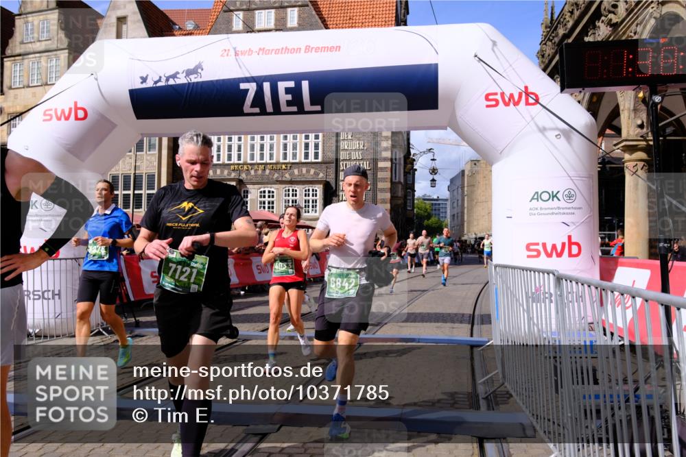 13.09.2026 - 21. swb-Marathon Bremen Tim E. http://msf.ph/oto/10371785 13.09.2026 13:09:03 Ziel 715, 3110, 3276, 3330, 4033, 5377, 5517, 5696, 6842, 6906, 7064, 7121, 8555, 9240, 9411, 9702, 9867, 9906, 9911 meine-sportfotos.de