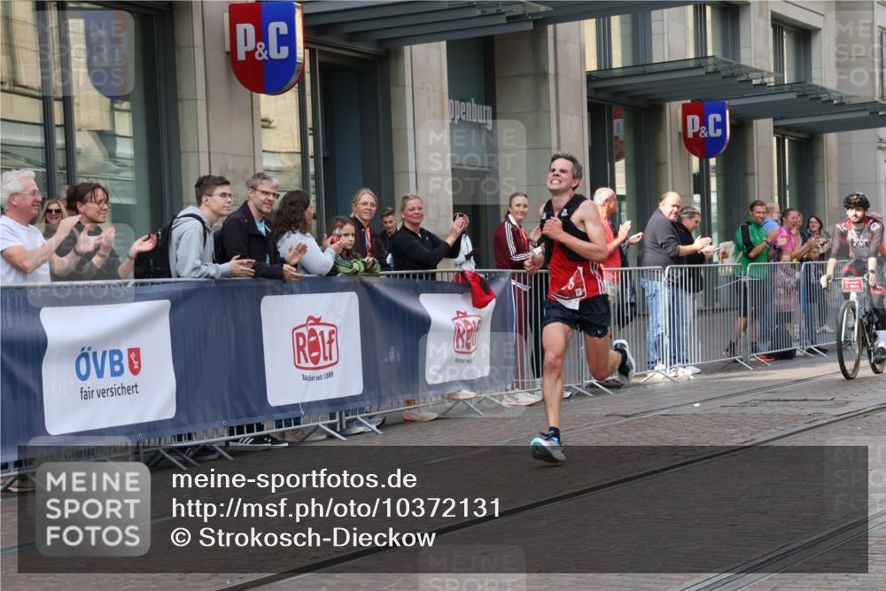 13.09.2026 - 21. swb-Marathon Bremen Strokosch-Dieckow http://msf.ph/oto/10372131 13.09.2026 12:09:32 Ziel 133 meine-sportfotos.de