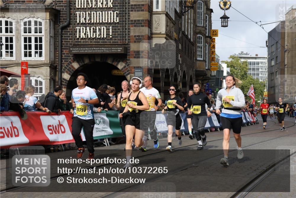 13.09.2026 - 21. swb-Marathon Bremen Strokosch-Dieckow http://msf.ph/oto/10372265 13.09.2026 11:01:39 Ziel 10560, 10647, 10648, 10678, 10892, 11260, 11306, 11459, 11467, 11681, 11682, 11751, 11788, 11796, 11813, 11816, 11969, 11970, 12047, 12062, 12245, 12283, 12390, 12391, 10332, 10409, 10444, 11075, 11115, 11150, 11369, 11412, 11413, 11479, 11486, 11668, 11747, 11859, 11985, 11986, 12379, 12412, 12466 meine-sportfotos.de