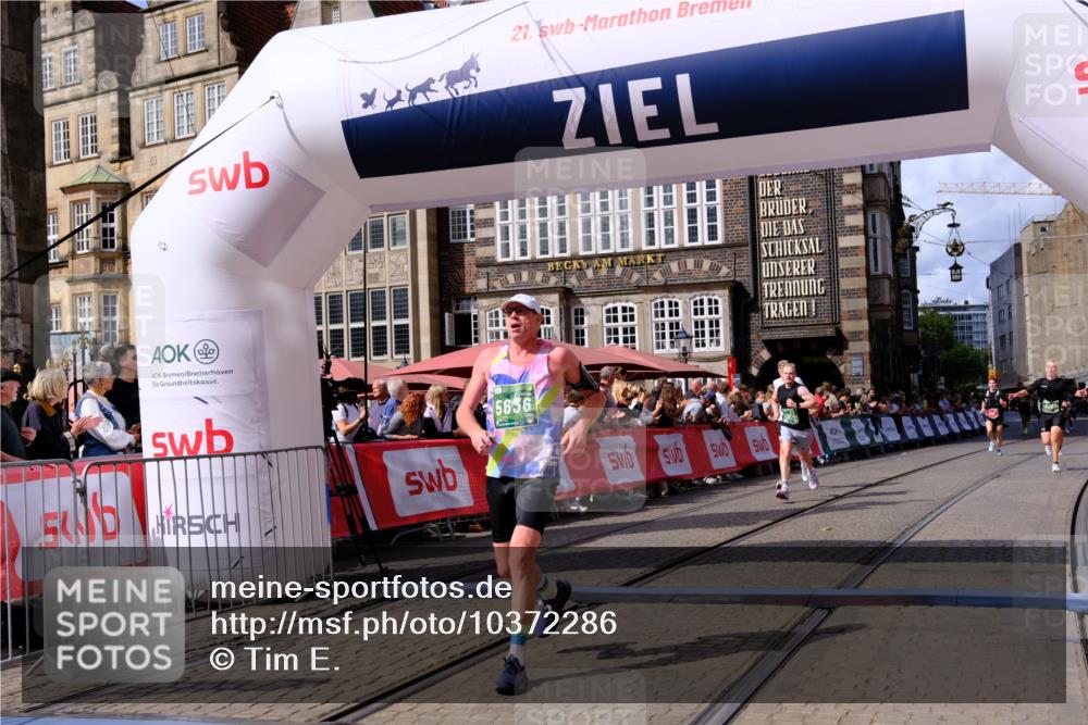 13.09.2026 - 21. swb-Marathon Bremen Tim E. http://msf.ph/oto/10372286 13.09.2026 13:09:20 Ziel 1925, 2287, 2291, 2909, 3330, 4384, 4898, 5383, 5517, 5636, 5696, 6906, 7262, 8120, 8830, 9906, 9911, 10044 meine-sportfotos.de