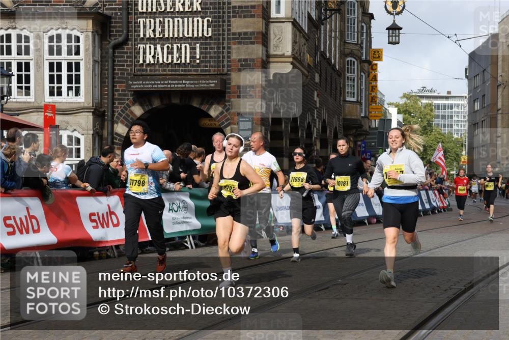 13.09.2026 - 21. swb-Marathon Bremen Strokosch-Dieckow http://msf.ph/oto/10372306 13.09.2026 11:01:39 Ziel 10560, 10647, 10648, 10678, 10892, 11260, 11306, 11459, 11467, 11681, 11682, 11751, 11788, 11796, 11813, 11816, 11969, 11970, 12047, 12062, 12245, 12283, 12390, 12391, 10332, 10409, 10444, 11075, 11115, 11150, 11369, 11412, 11413, 11479, 11486, 11668, 11747, 11859, 11985, 11986, 12379, 12412, 12466 meine-sportfotos.de