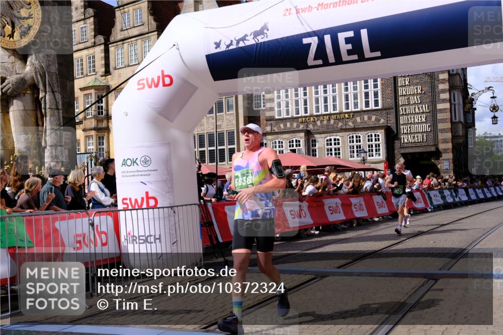 13.09.2026 - 21. swb-Marathon Bremen Tim E. http://msf.ph/oto/10372324 13.09.2026 13:09:21 Ziel 1925, 2287, 2291, 2909, 4384, 4898, 5383, 5517, 5636, 5696, 6906, 7262, 8120, 8830, 9911, 10044 meine-sportfotos.de
