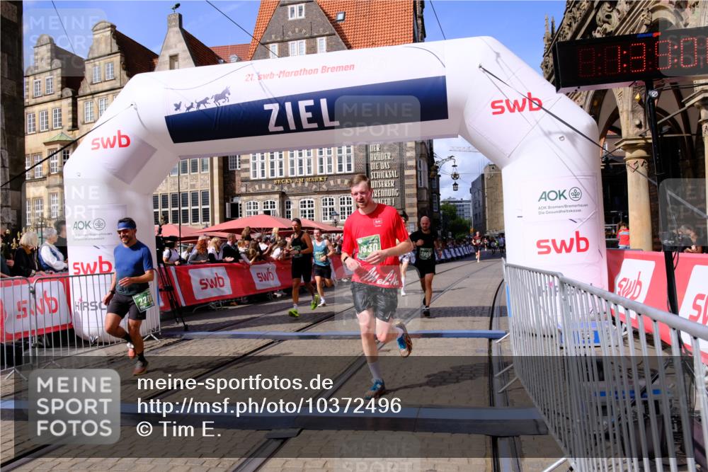 13.09.2026 - 21. swb-Marathon Bremen Tim E. http://msf.ph/oto/10372496 13.09.2026 13:09:30 Ziel 1241, 2287, 2291, 2909, 3197, 4895, 4898, 5383, 7262, 8120, 8759, 8830, 9866, 9904, 10044 meine-sportfotos.de