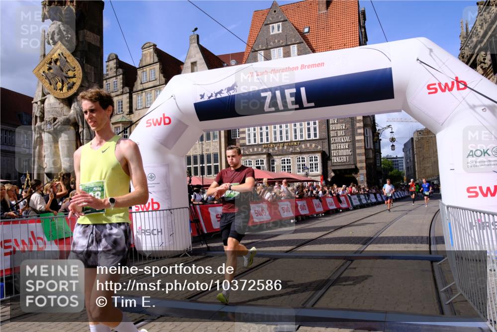 13.09.2026 - 21. swb-Marathon Bremen Tim E. http://msf.ph/oto/10372586 13.09.2026 13:09:37 Ziel 1034, 1241, 2909, 3197, 4895, 4898, 5111, 5383, 6652, 8759, 9789, 9866, 9904, 10044 meine-sportfotos.de