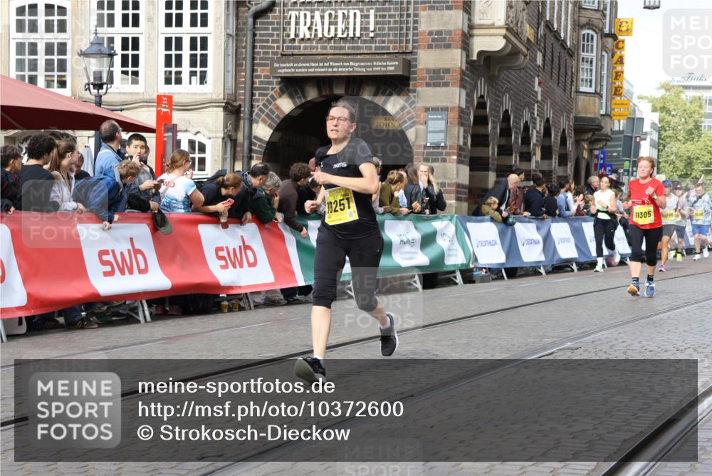 13.09.2026 - 21. swb-Marathon Bremen Strokosch-Dieckow http://msf.ph/oto/10372600 13.09.2026 11:01:45 Ziel 10181, 10251, 10560, 10647, 10648, 10678, 11260, 11306, 11324, 11459, 11467, 11550, 11551, 11666, 11751, 11788, 11796, 11798, 11813, 11816, 11969, 11970, 12047, 12062, 12245, 12390, 12391, 10257, 10409, 10444, 10817, 11115, 11268, 11369, 11412, 11413, 11436, 11859, 12095, 12379, 12412, 12466 meine-sportfotos.de