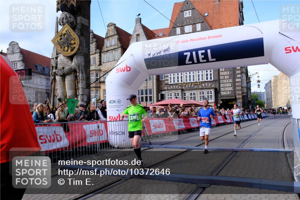 13.09.2026 - 21. swb-Marathon Bremen Tim E. http://msf.ph/oto/10372646 13.09.2026 13:09:46 Ziel 1034, 3197, 4473, 4895, 5111, 6652, 8759, 9789, 9866 meine-sportfotos.de