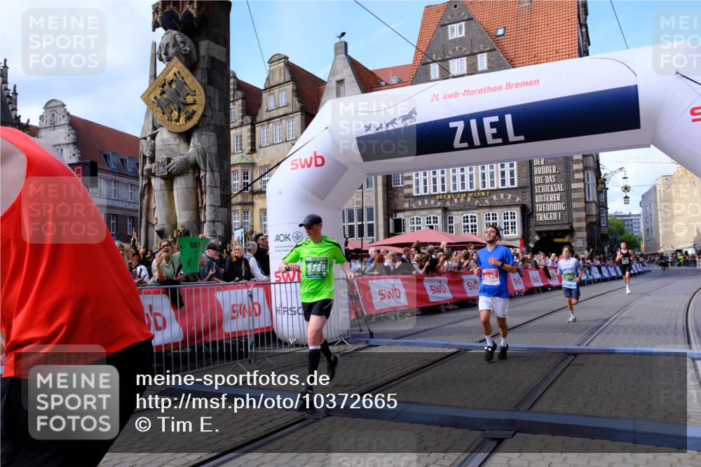 13.09.2026 - 21. swb-Marathon Bremen Tim E. http://msf.ph/oto/10372665 13.09.2026 13:09:46 Ziel 1034, 3197, 4473, 4895, 5111, 6652, 8759, 9789, 9866 meine-sportfotos.de