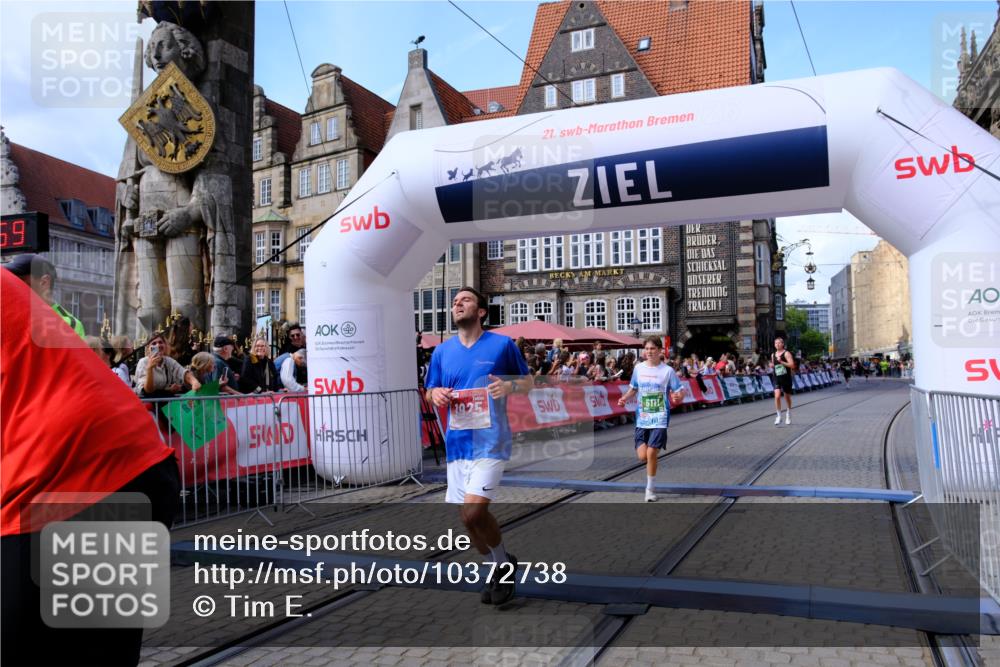13.09.2026 - 21. swb-Marathon Bremen Tim E. http://msf.ph/oto/10372738 13.09.2026 13:09:47 Ziel 1034, 3197, 4473, 4895, 5111, 6652, 8759, 9789, 9866 meine-sportfotos.de