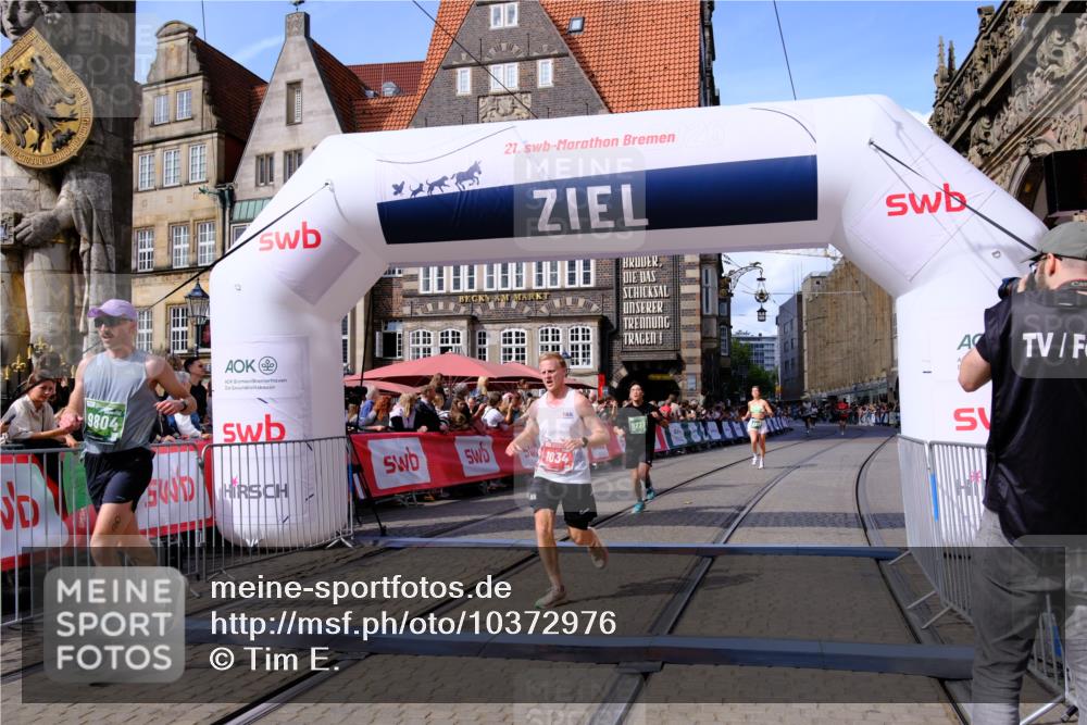 13.09.2026 - 21. swb-Marathon Bremen Tim E. http://msf.ph/oto/10372976 13.09.2026 13:10:11 Ziel 538, 567, 1723, 1975, 2020, 2750, 4781, 5627, 8835, 9241, 9277, 9804, 9817 meine-sportfotos.de