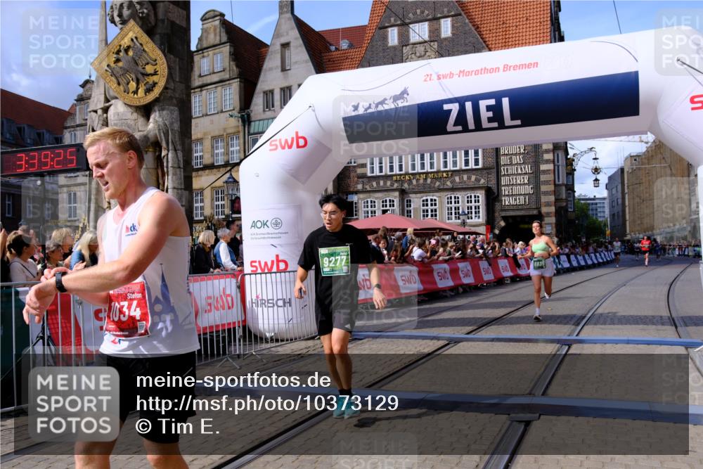 13.09.2026 - 21. swb-Marathon Bremen Tim E. http://msf.ph/oto/10373129 13.09.2026 13:10:13 Ziel 538, 567, 623, 1723, 1975, 2020, 2750, 4781, 5627, 8835, 9277, 9804, 9817 meine-sportfotos.de