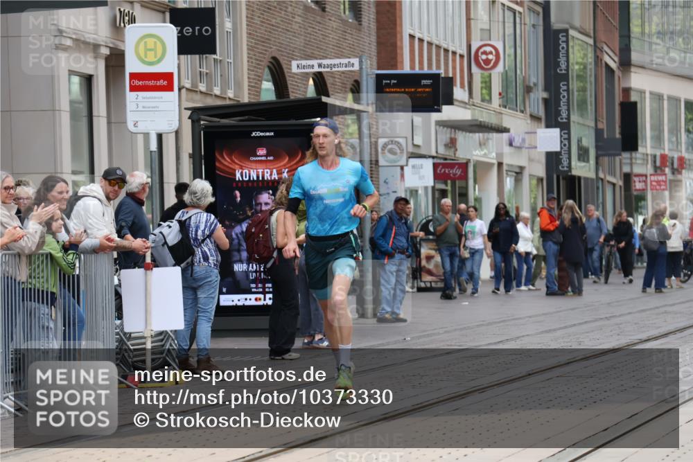 13.09.2026 - 21. swb-Marathon Bremen Strokosch-Dieckow http://msf.ph/oto/10373330 13.09.2026 12:20:54 Ziel 626, 1231 meine-sportfotos.de
