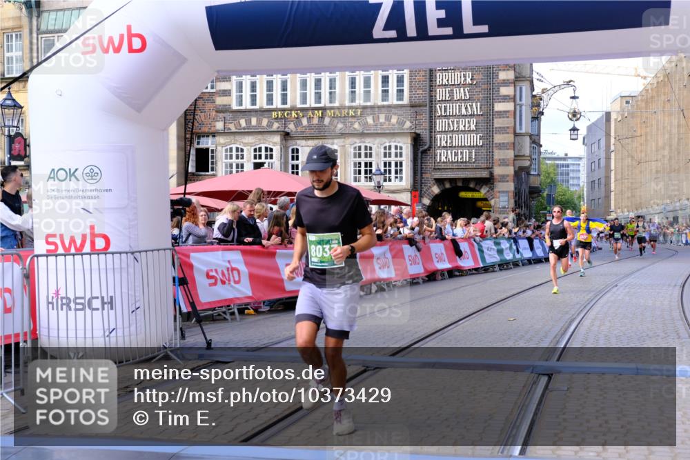 13.09.2026 - 21. swb-Marathon Bremen Tim E. http://msf.ph/oto/10373429 13.09.2026 13:10:46 Ziel 604, 640, 1181, 1277, 1554, 2605, 3959, 4727, 5532, 5620, 6267, 7881, 8033, 8064, 8709 meine-sportfotos.de
