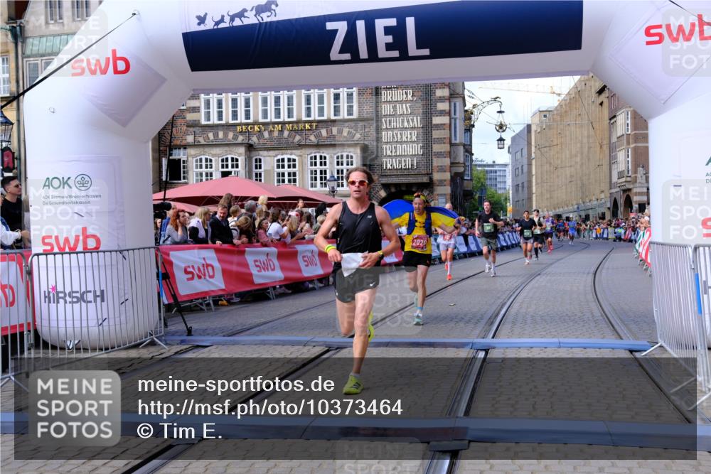 13.09.2026 - 21. swb-Marathon Bremen Tim E. http://msf.ph/oto/10373464 13.09.2026 13:10:49 Ziel 604, 640, 1181, 1277, 1554, 2605, 3959, 4727, 5066, 5152, 5532, 5620, 5648, 6267, 7881, 8033, 8709 meine-sportfotos.de