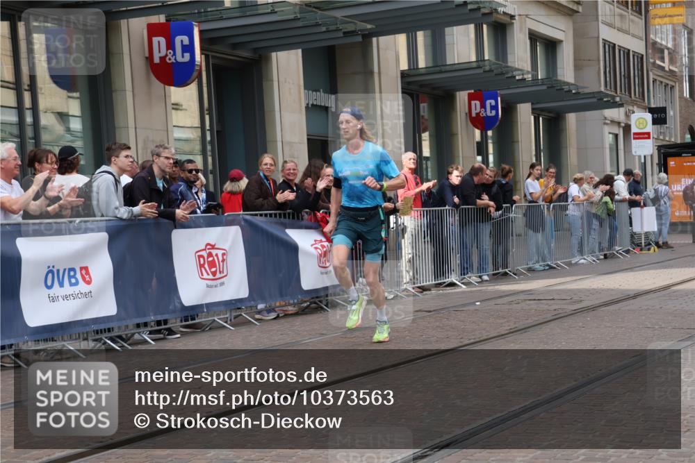 13.09.2026 - 21. swb-Marathon Bremen Strokosch-Dieckow http://msf.ph/oto/10373563 13.09.2026 12:20:57 Ziel 626, 1231 meine-sportfotos.de