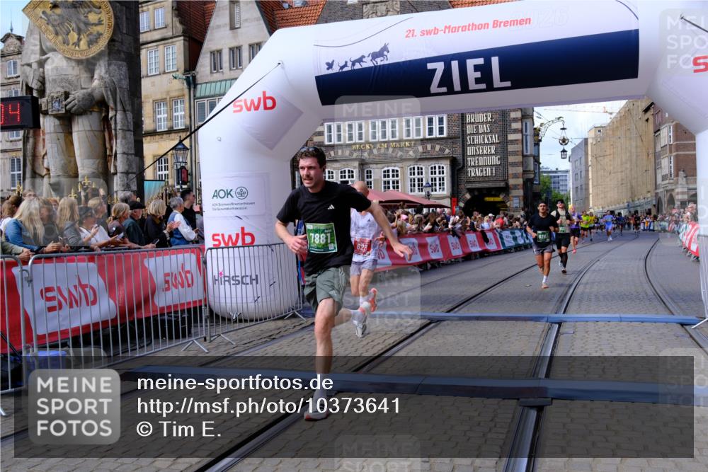 13.09.2026 - 21. swb-Marathon Bremen Tim E. http://msf.ph/oto/10373641 13.09.2026 13:10:53 Ziel 640, 1181, 1277, 1498, 1554, 2347, 2605, 4727, 5066, 5152, 5620, 5648, 6267, 7881 meine-sportfotos.de