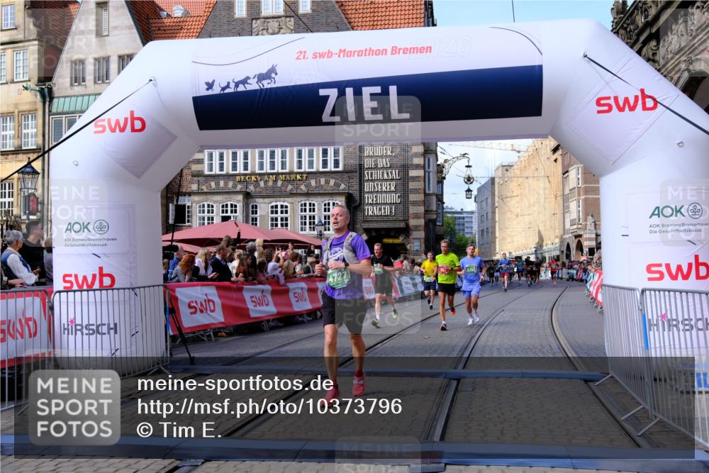 13.09.2026 - 21. swb-Marathon Bremen Tim E. http://msf.ph/oto/10373796 13.09.2026 13:10:58 Ziel 384, 1181, 1385, 1498, 1554, 2347, 2605, 4727, 5066, 5152, 5155, 5168, 5387, 5620, 5648, 6267, 7115, 7881, 9659, 13248 meine-sportfotos.de