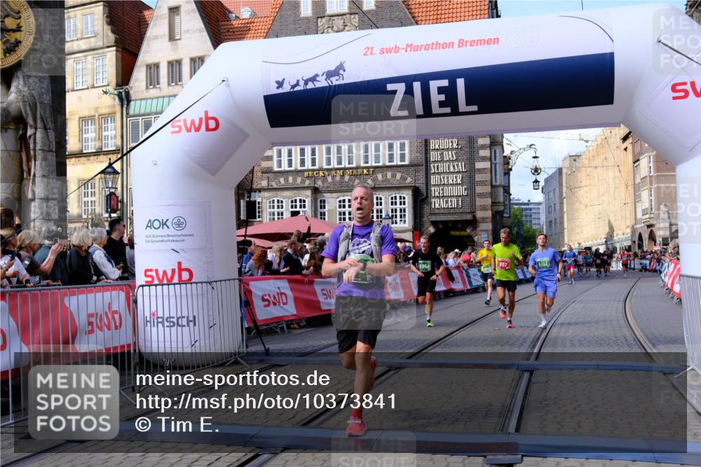 13.09.2026 - 21. swb-Marathon Bremen Tim E. http://msf.ph/oto/10373841 13.09.2026 13:10:59 Ziel 384, 1181, 1385, 1498, 1554, 2347, 2605, 4727, 5066, 5152, 5155, 5168, 5314, 5387, 5620, 5648, 6267, 7115, 7881, 9659, 13248 meine-sportfotos.de