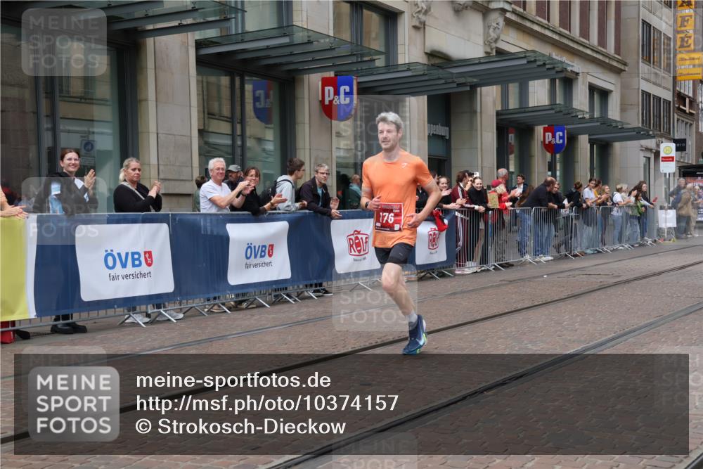 13.09.2026 - 21. swb-Marathon Bremen Strokosch-Dieckow http://msf.ph/oto/10374157 13.09.2026 12:22:48 Ziel 176 meine-sportfotos.de