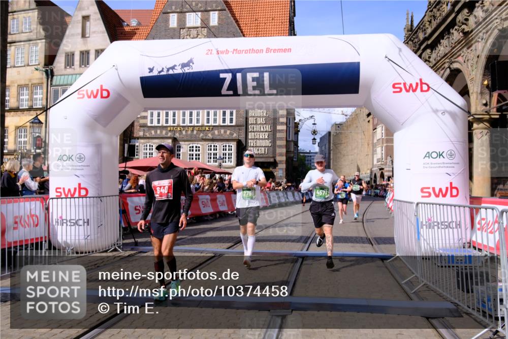 13.09.2026 - 21. swb-Marathon Bremen Tim E. http://msf.ph/oto/10374458 13.09.2026 13:11:18 Ziel 335, 384, 697, 2021, 2759, 3484, 3647, 4023, 4429, 4475, 4571, 5079, 5168, 5314, 6471, 6657, 7115, 7136, 8183, 9410, 9622 meine-sportfotos.de